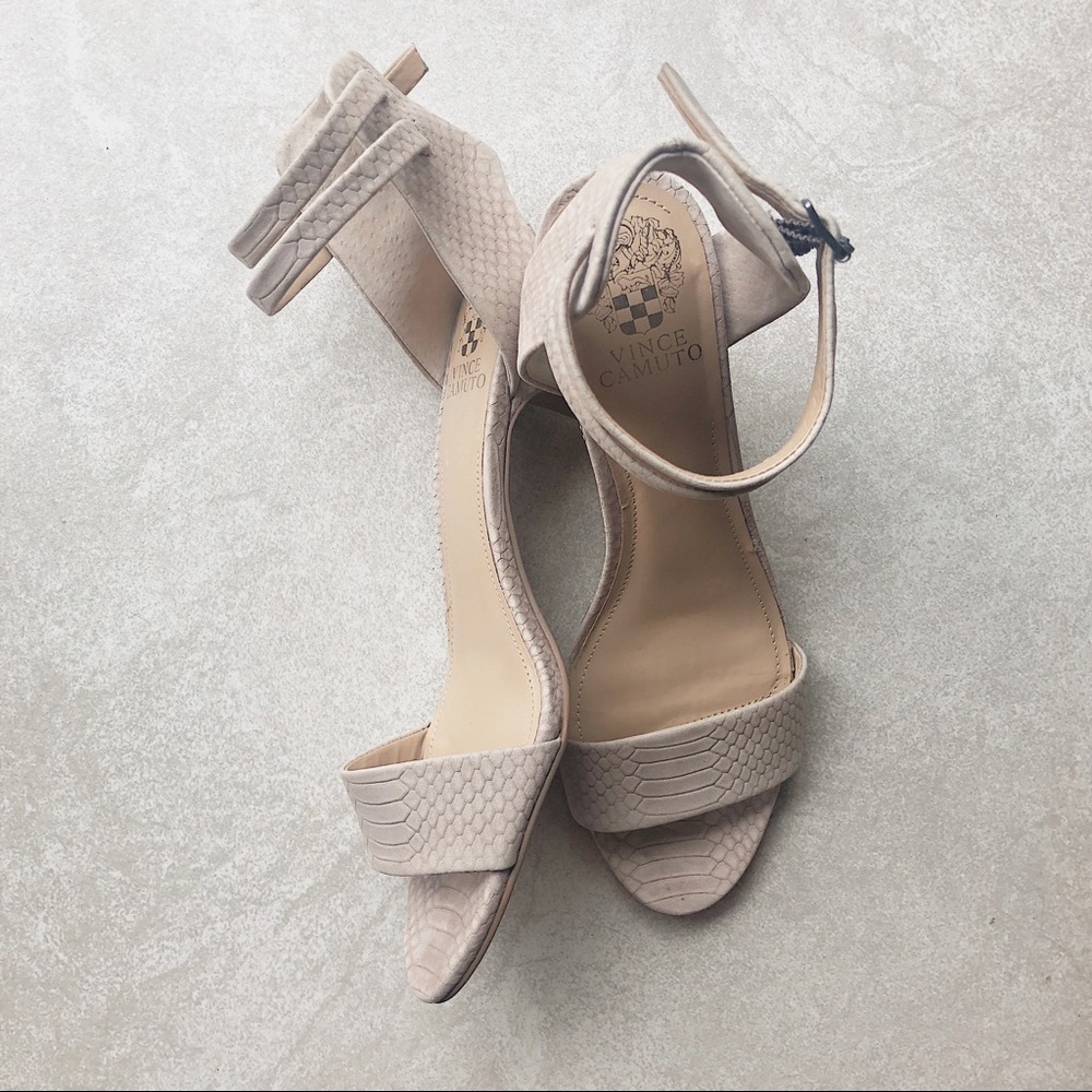 VINCE CAMUTO Maisley Kitten Heel Sandal